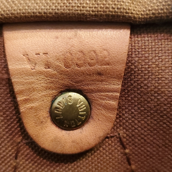 Authentic Vintage LV Speedy 30 - Picture 16 of 16